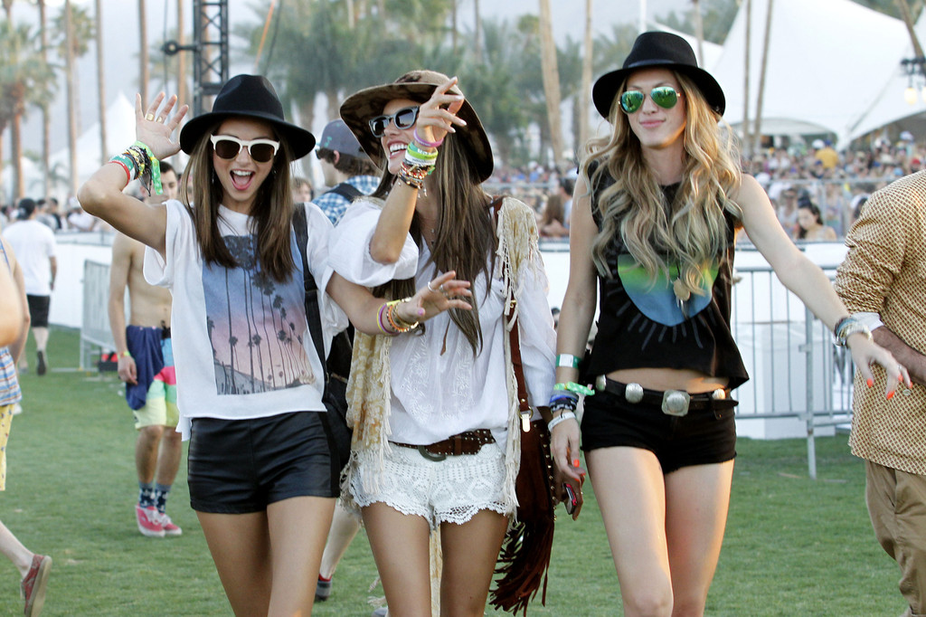 Alessandra-Ambrosio-at-Coachella-Festival-2013-in-Indio-07